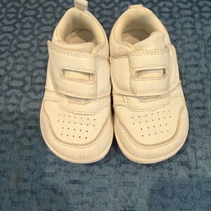 STQ KIDS Shoes toddler size 6.
